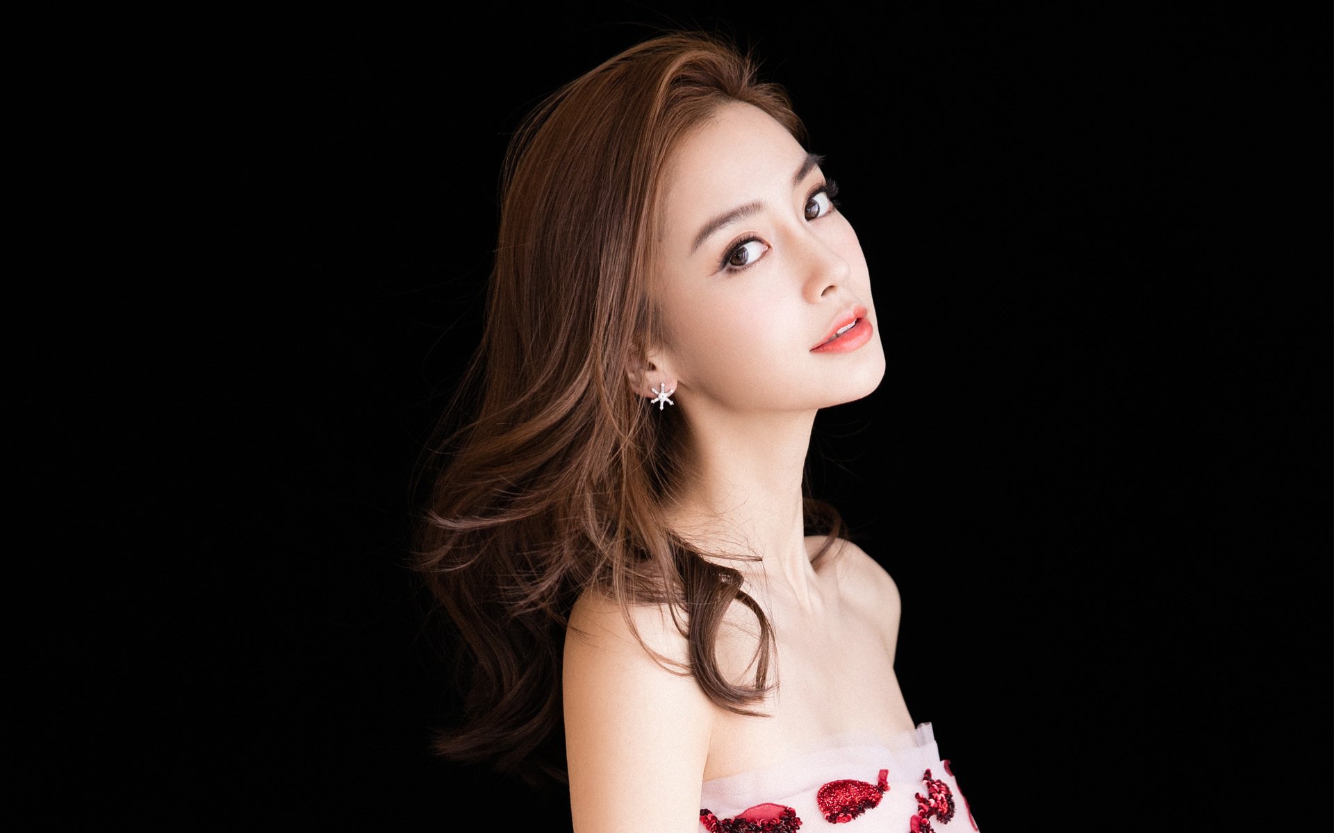 中国足球是否应重点布局女足板块,中国女足未来发展