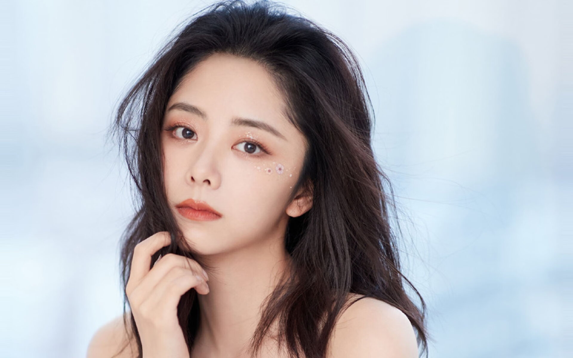 埃弗顿主场平局，三线作战压力剧增，埃弗顿引援