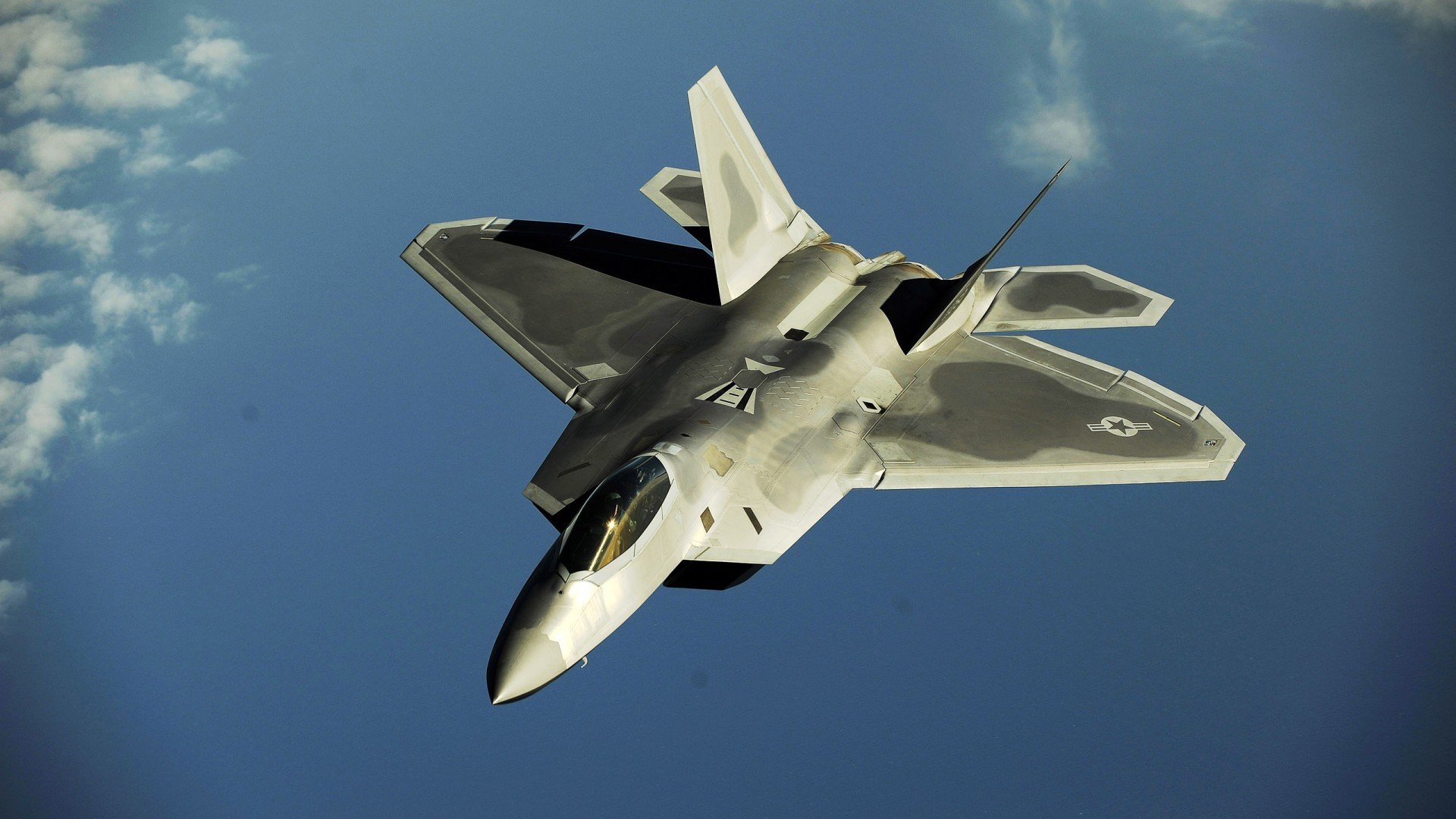 AC米兰主打两翼齐飞形成边路优势，ac米兰谁能打爆这条防线