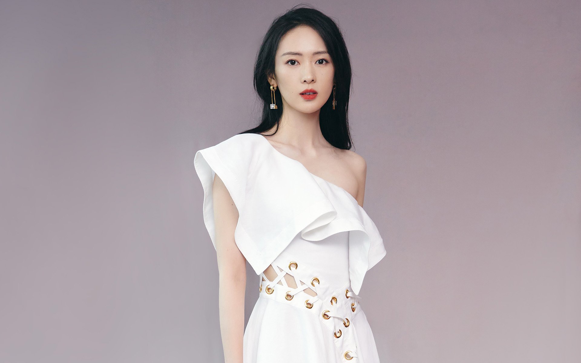 全黑队通过精准的球场布局,创造进攻机会,全黑队战舞